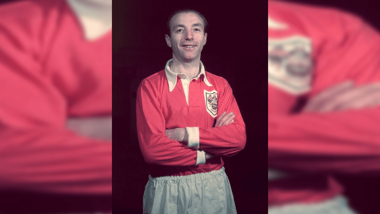 Stanley Mathews había sido el futbolista con más años de carrera profesional, pues se retiró a los 50 años.