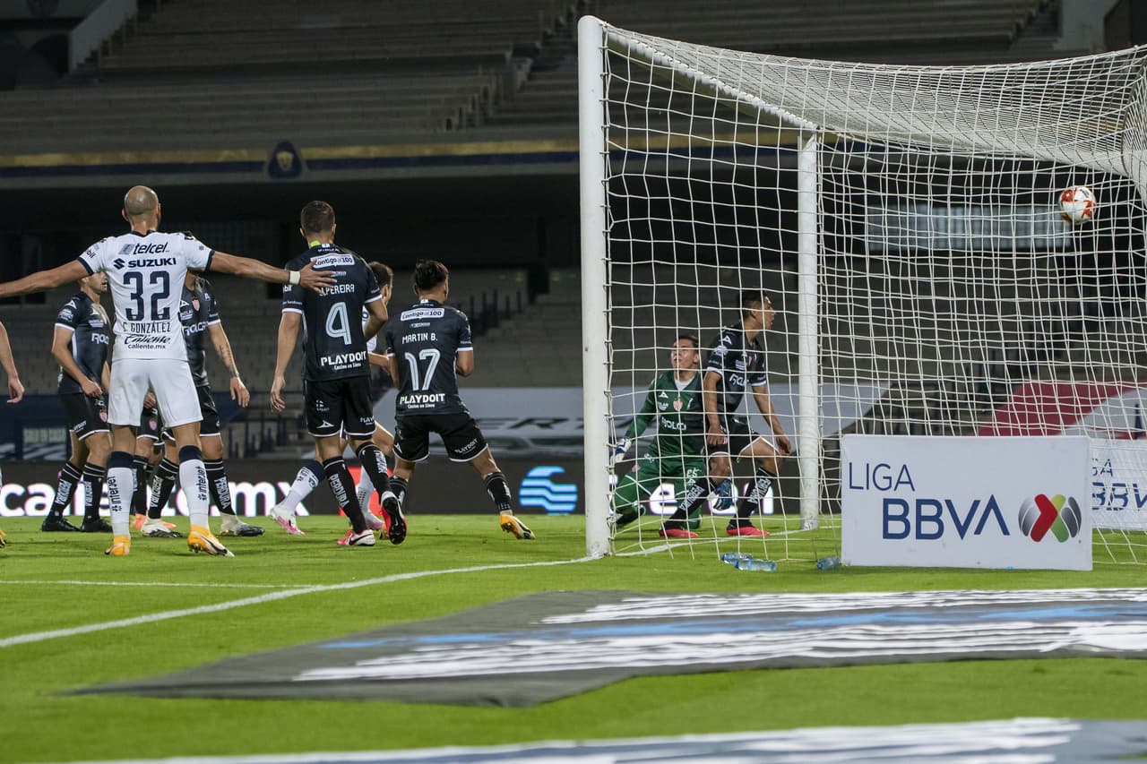 El atacante sudamericano aprovechó una serie de rebotes en el área derivados de un tiro de esquina.