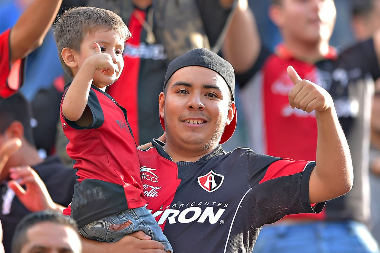 Así se vivió el colorido de la afición en la Jornada 8