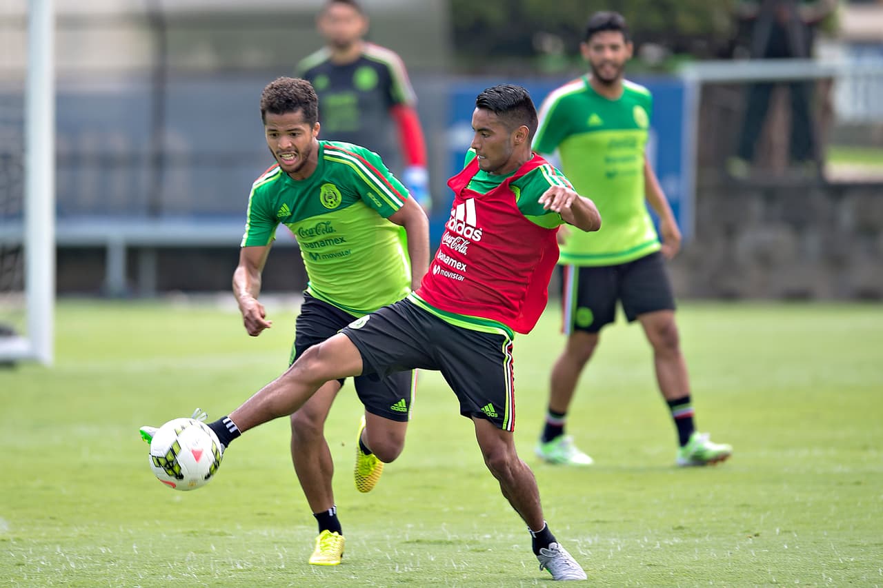 Un factor con el que cuenta la selección de Estados Unidos ante México es el hecho de que llega sin bajas, mientras que el Tri no contará por lesión con futbolistas claves como Giovani dos Santos, ‘Maza’ Rodríguez y el ‘Gallito’ Vázquez, y también podría perder a Rafael Márquez.