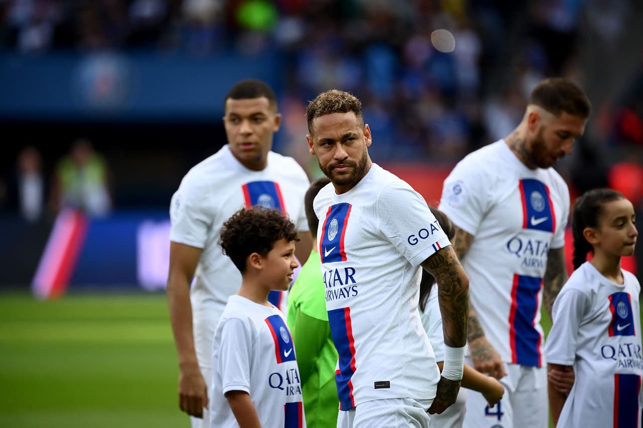 Con goles de Messi, Neymar y Mbappé, PSG remonta y vence al Troyes