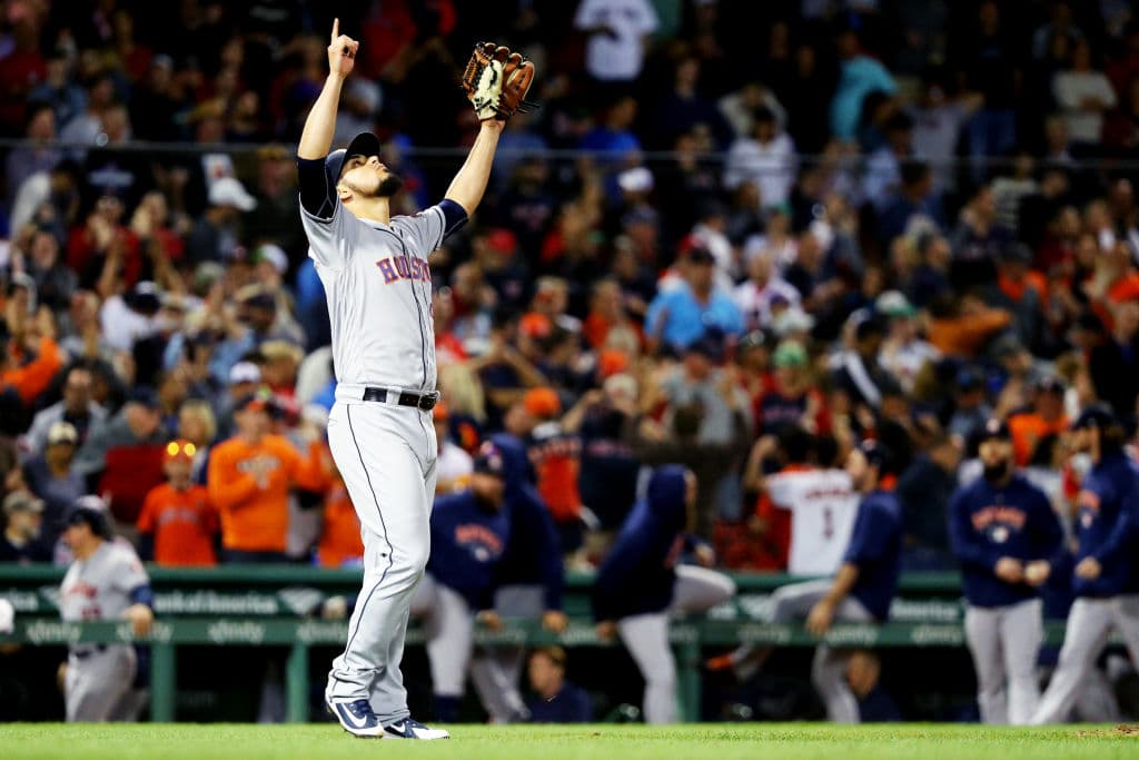 A cambio de eso, el exlanzador de los Toronto Blue Jays recibió un bono de paz por un año, algo que se asemeja a una orden de restricción, combinada con la libertad condicional.
<br>
