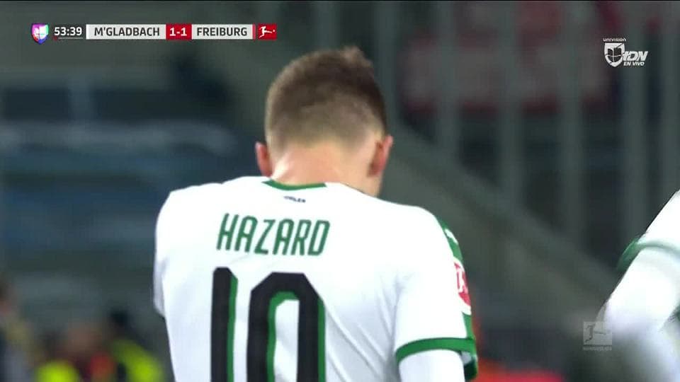 Tiro desviado de Thorgan Hazard