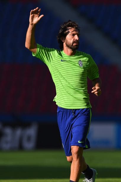 Pirlo es un maestro, quizás el jugador más inteligente que pisará el terreno de juego mañana, sin menospreciar a su contraparte culé Xavi que iniciará en la banca o la astucia de Messi.