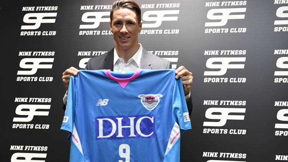 Para cerrar su carrera, Torres emigró al futbol de Japón con el Sagan Tosu. Allí jugó 40 partidos y firmó 7 tantos ayudando a salvarse a su equipo.