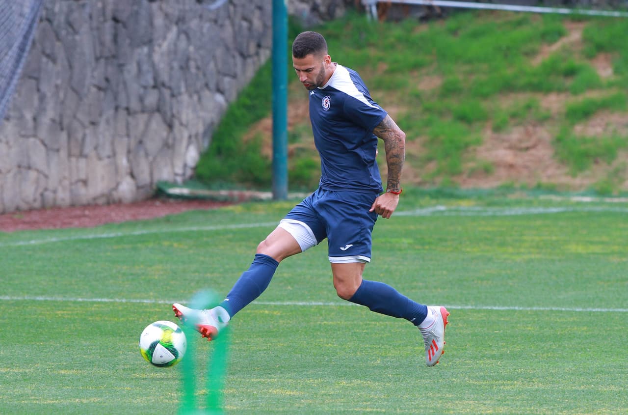 Tras la baja de Martin Caraglio en medio de la pretemporada, Cruz Azul mantiene su ritmo de prácticas para llegar en el más alto nivel al comienzo del Apertura 2019 en la Liga MX.