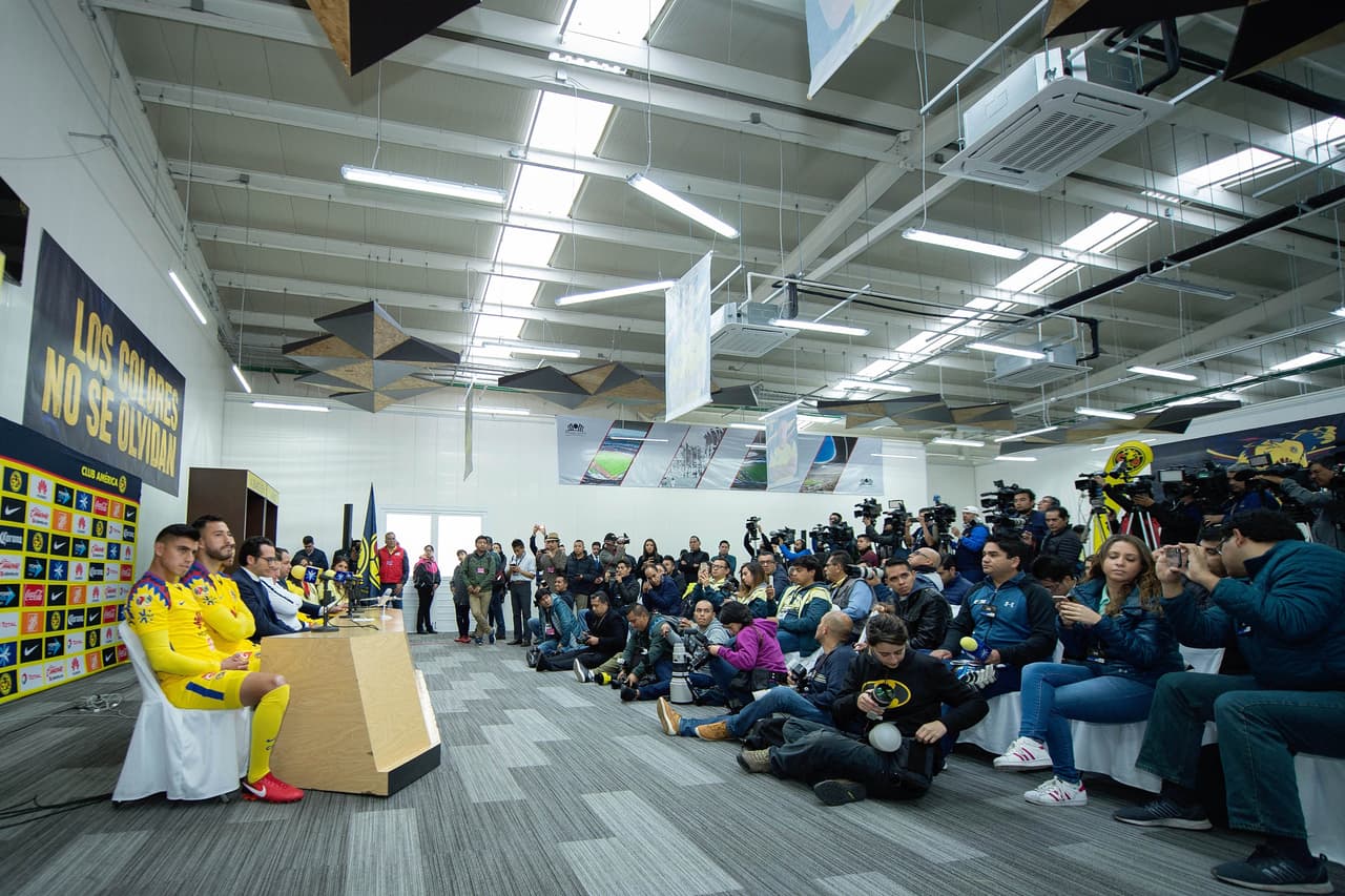 Las Águilas presentaron a unos muy sonrientes Joe Corona, Emanuel Aguilera, Henry Martín, Andrés Ibargüen y Jérémy Ménez como sus nuevos hombres para el Clausura 2018.