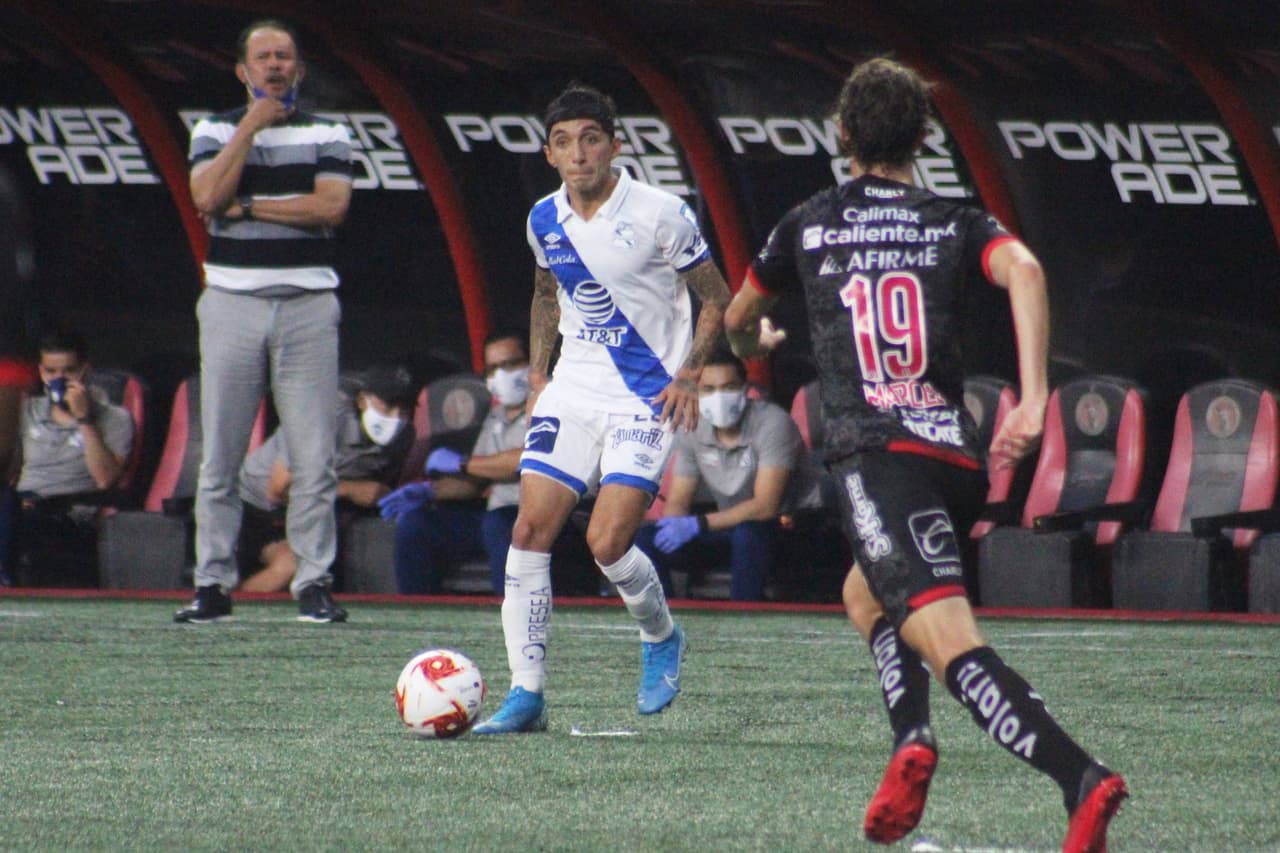 Con un solitario gol de Brayan Angulo, los Xolos consiguen su segunda victoria del torneo en casa.