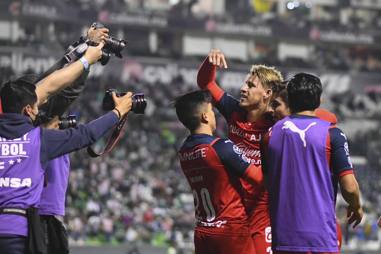 Al 81' Calderón acercó a Chivas.