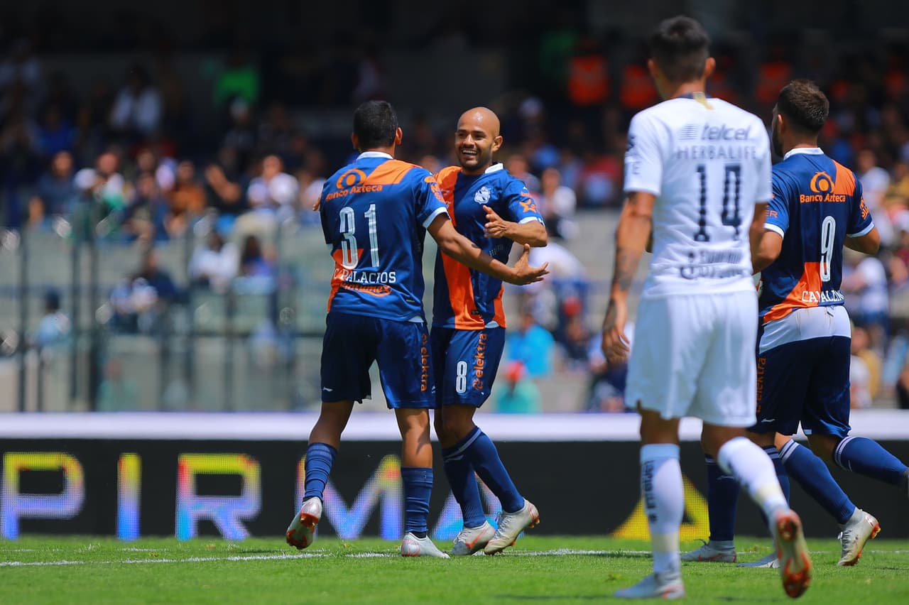 Alan Mendoza marcó gol en contra al minuto 35 del segundo tiempo y con eso la igualdad 2-2 entre Pumas y Puebla.