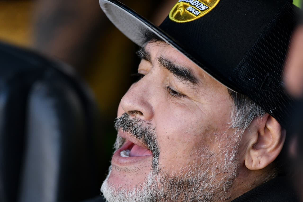 La desesperación y las ganas de darle la vuelta a las cosas se notaban a lo lejos en el lenguaje corporal de Diego.