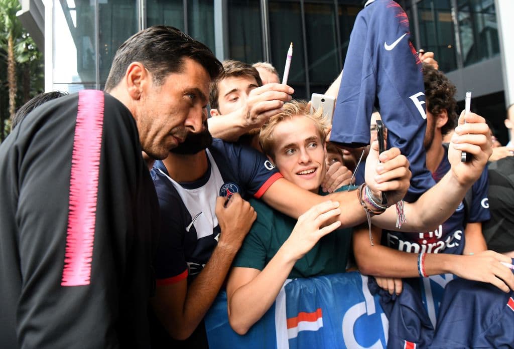 Los gastos del PSG le han dado en esta ocasión una nueva ilusión a los hinchas del equipo que la temporada pasada hizo la inversión más grande al fichar a Neymar y Kylian Mbappe.