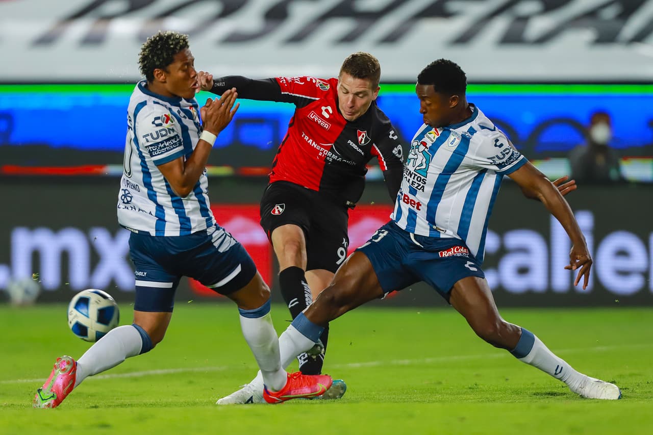 Atlas sorprendió al Pachuca y los derrotó a domicilio para mantener su paso invicto en el campeonato.