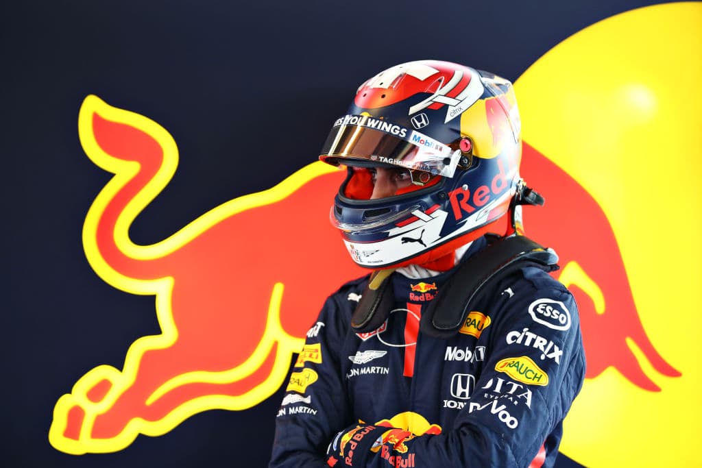 El austriaco es el co-fundador de Red Bull y su fortuna está valuada en $27 billones de dólares.