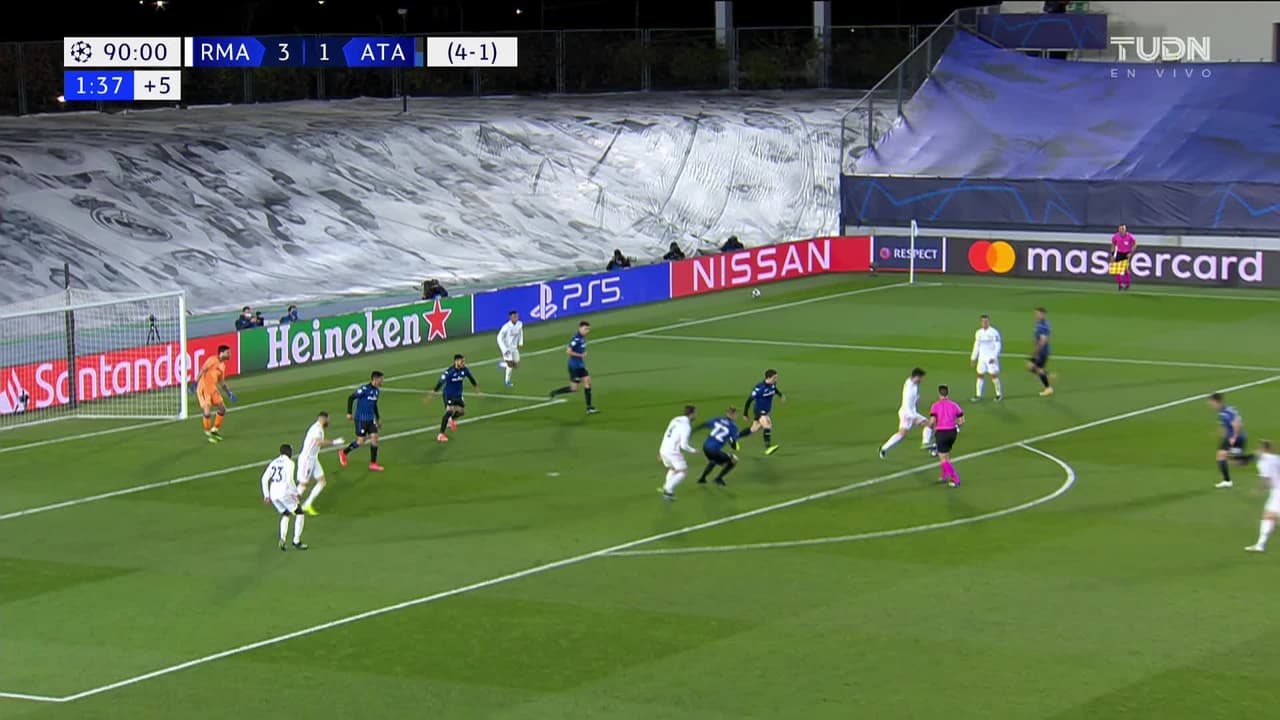 ¡TIRO ATAJADO! disparo por Rodrygo Silva de Goes.