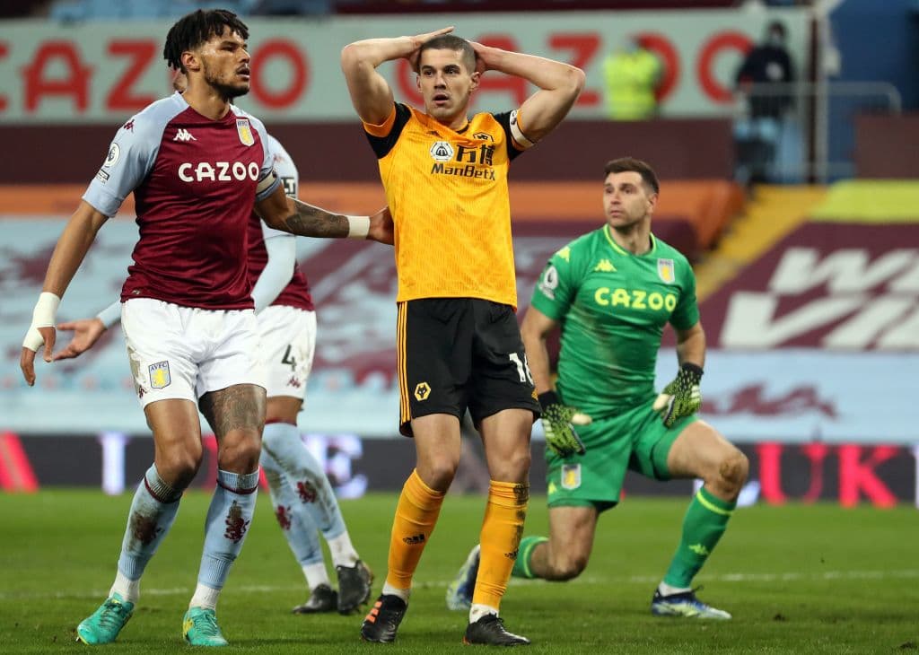 Aston Villa y Wolverhampton no se hicieron daño; llegaron a 40 y 35 unidades, respectivamente.