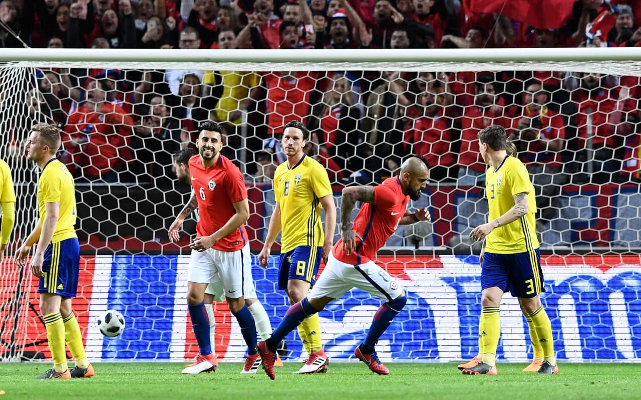 Arturo Vidal abrió el marcador al minuto 22 al rematar un balón que quedó suelto en el área rival.