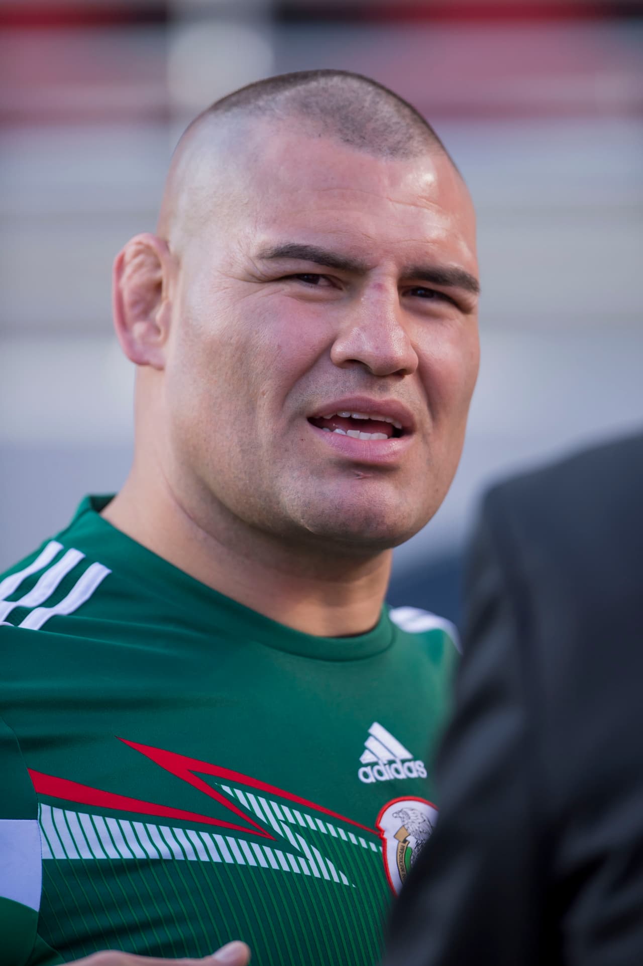 El luchador Caín Velásquez fue uno de los invitados de lujo en el entrenamiento mexicano.