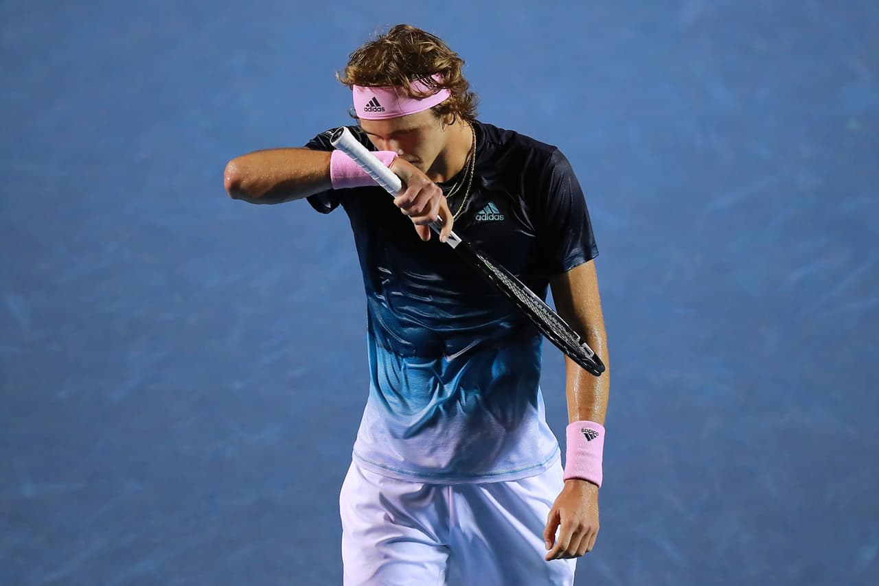 Alexander Zverev, el número 3 del mundo, no tuvo una noche nada sencilla y eso sucedió desde el comienzo, luego de perder el servicio en una ocasión y ponerse abajo incluso 1-4.