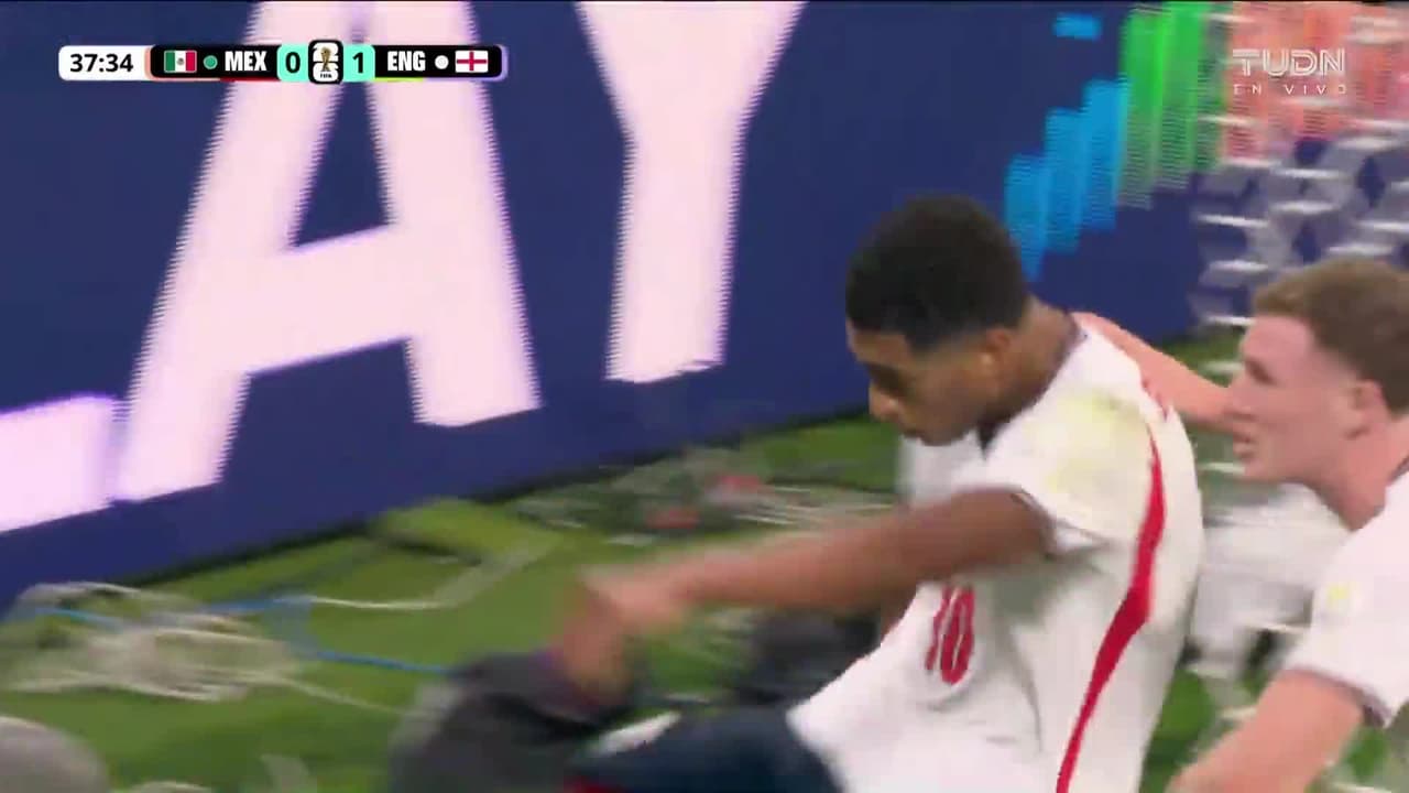 ¡Error de Mora en la salida y gol de Jude Bellingham! Doblete del inglés