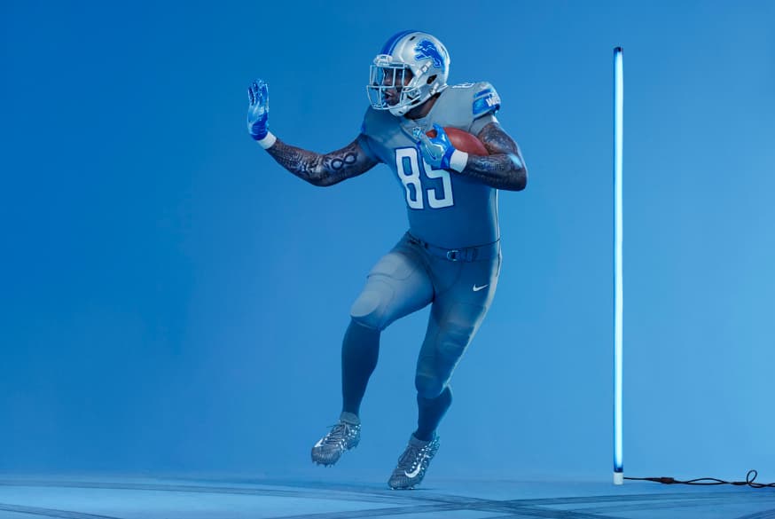 Los Detroit Lions revelaron sus nuevos uniformes para la temporada 2017.