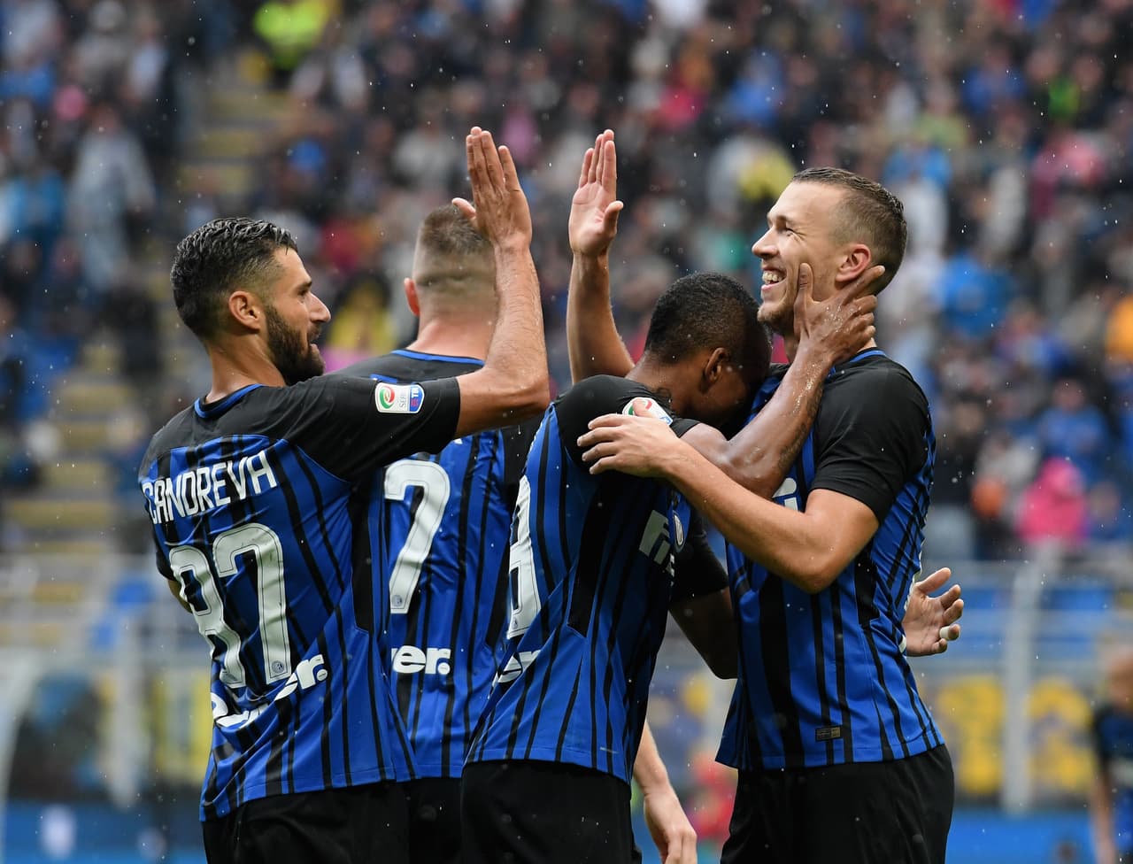 Inter de Milán se impuso por 2-0 al Spal de Ferrara, gracias a un gol de penalti del argentino Mauro Icardi y a un tanto del croata Ivan Perisic, y obtuvo su tercer triunfo en tres jornadas en Italia.