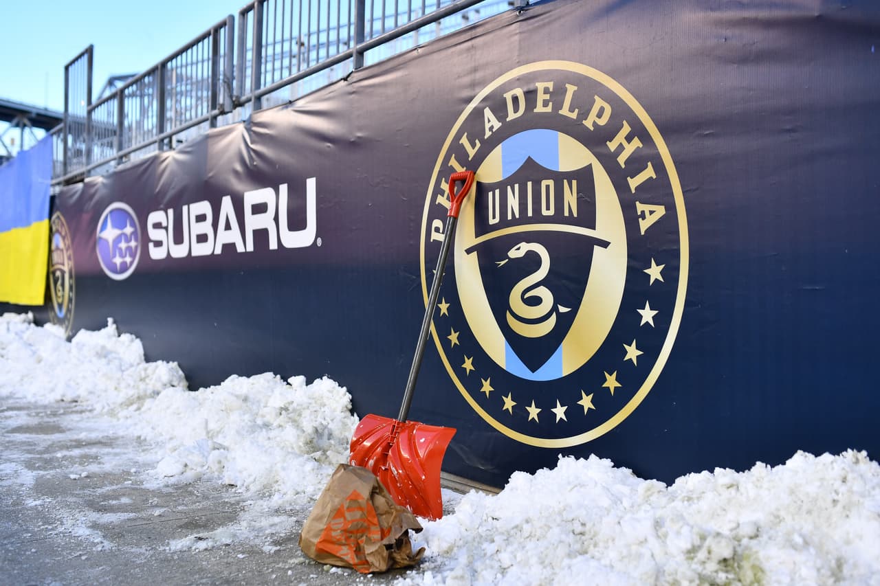 La nieve también se hizo presente en el Subaru Park, de las afueras de Philadelphia.
<br>