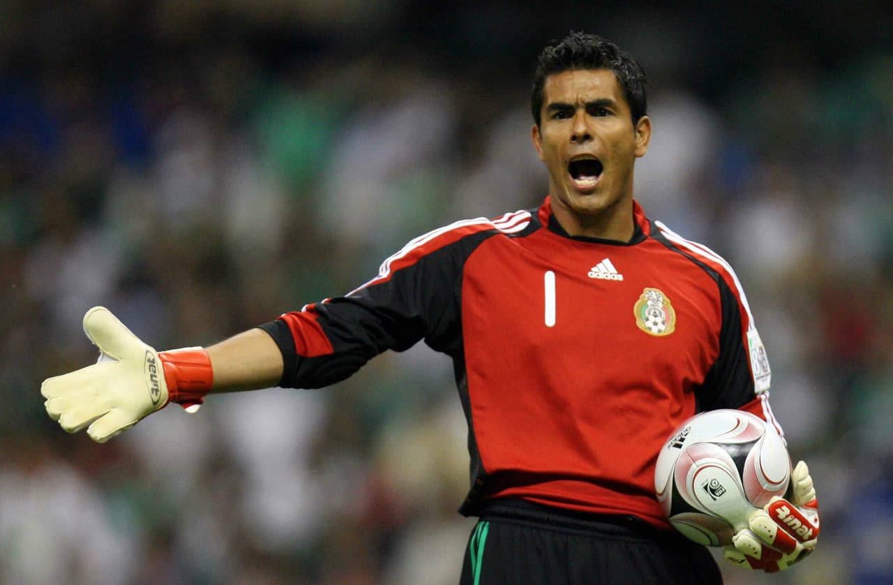 Tras el gol Honduras estuvo cerca del segundo que hubiera dejado fuera del hexagonal final a México, esto por el resultado de Jamaica en otra cancha. Oswaldo Sánchez será recordado en ese partido por negociarle a un Suazo el perder por un gol.