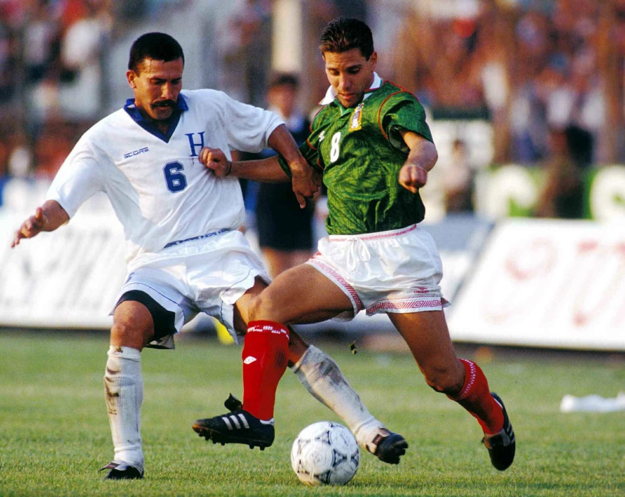 Estas derrotas pusieron a México en peligro de clasificar a las Copas Mundiales pasadas, además de ser detonadores de despidos de entrenadores en el conjunto tricolor.