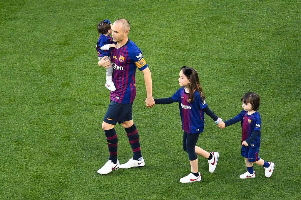 Iniesta llegó a pisar por vez primera el Camp Nou como un 'chaval' de 17 años, lleno de metas e ilusión. Ayer se marchó como un hombre que tiene un gran legado no solo en lo deportivo. Gracias Andrés.
