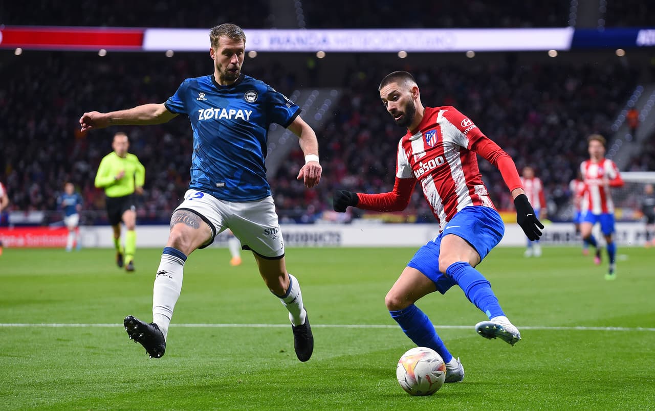 El Atlético de Madrid goleó al Alavés con sendos dobletes de Joao Félix y Luis Suárez.