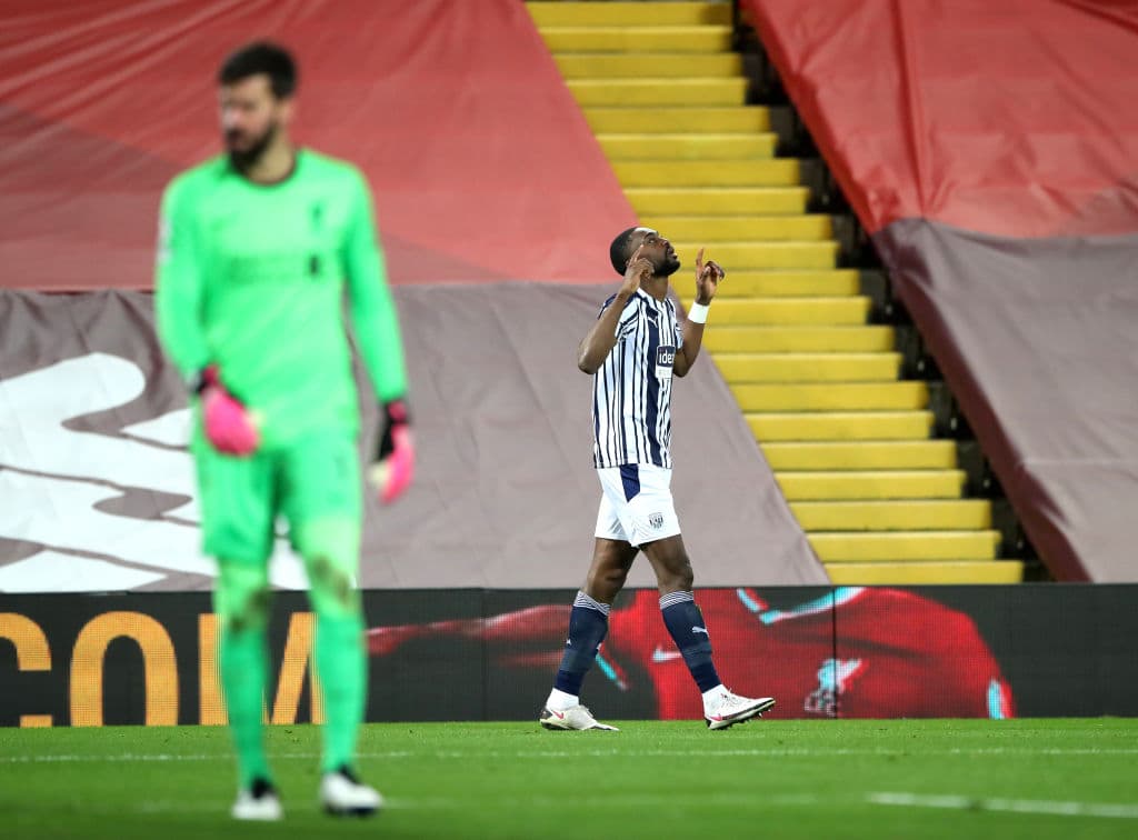 Sadio Mané (12’) adelantó a los locales y Ajayi (82’) marcó el empate para rescatar una unidad de la complicada plaza. Liverpool llegó a 32 unidades en la primera posición, mientras que Albion es penúltimo general con ocho puntos.