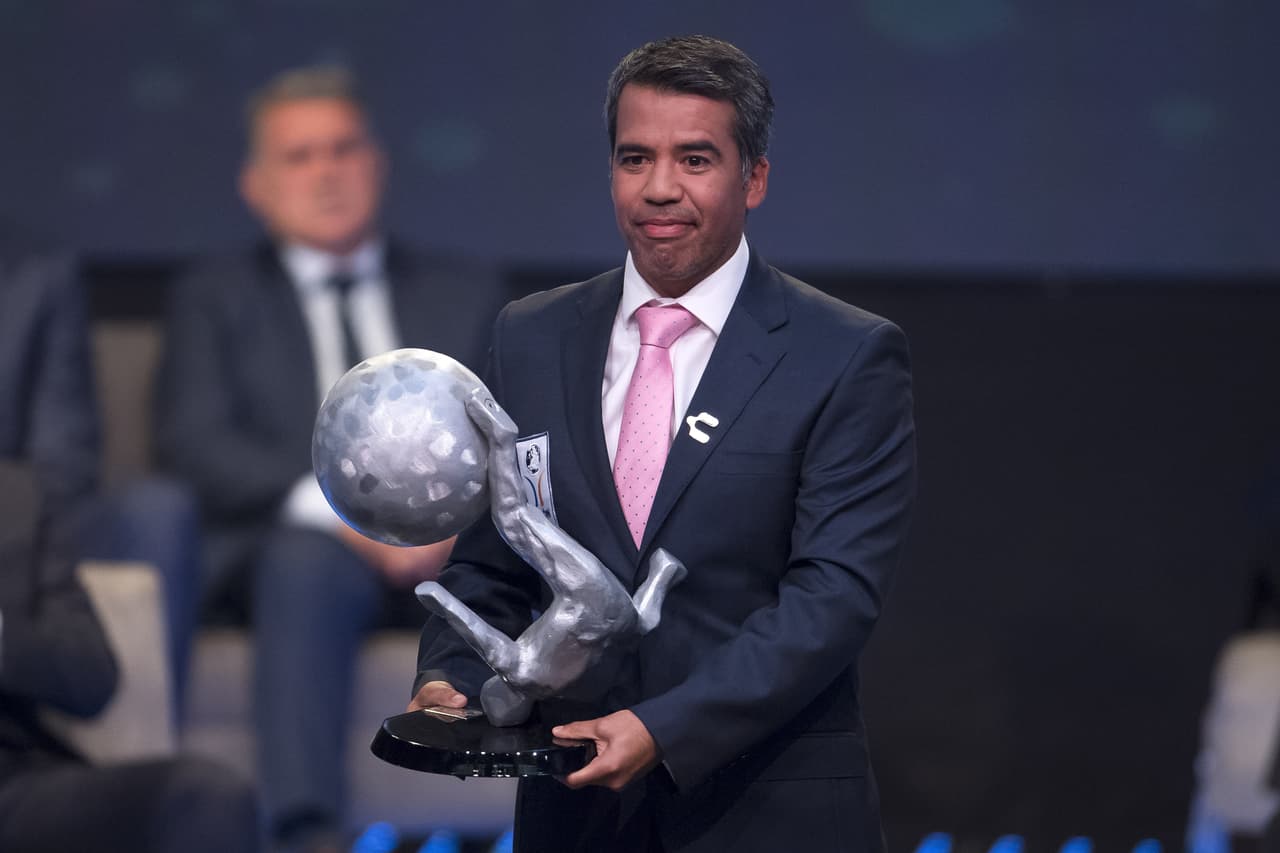 Pável Pardo. Militó en Atlas, Tecos, América, Stugartt y Chicago Fire. Fue seleccionado nacional.