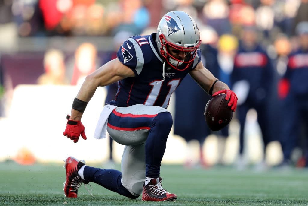 Las 151 yardas por recepción de Julian Edelman este día son una nueva marca de los Pats en Playoffs. La marca histórica en un juego la impuso hace dos años Chris Hogan con 180.