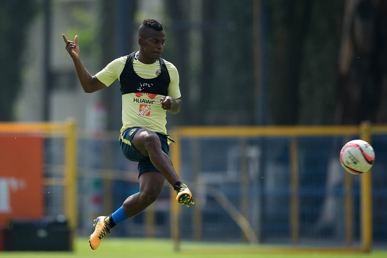 El colombiano Carlos Darwin Quintero ha visto beneficiado su juego con la llegada del 'Piojo'. En el Clásico espera ser figura.