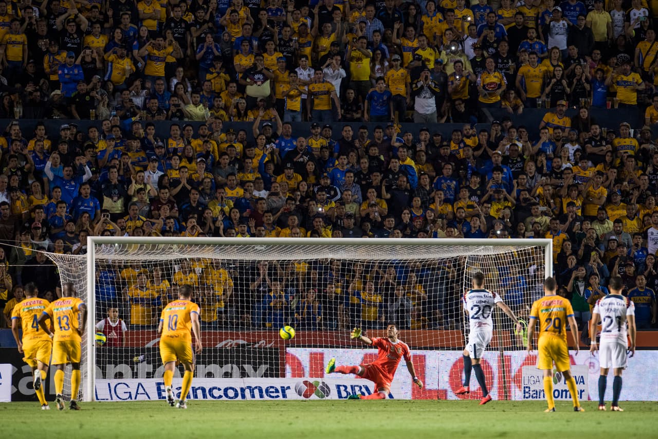 Al final, Jérémy Ménez marcó su cobro con un disparo potente al centro de la portería y la polémica arbitral no afectó el marcador.