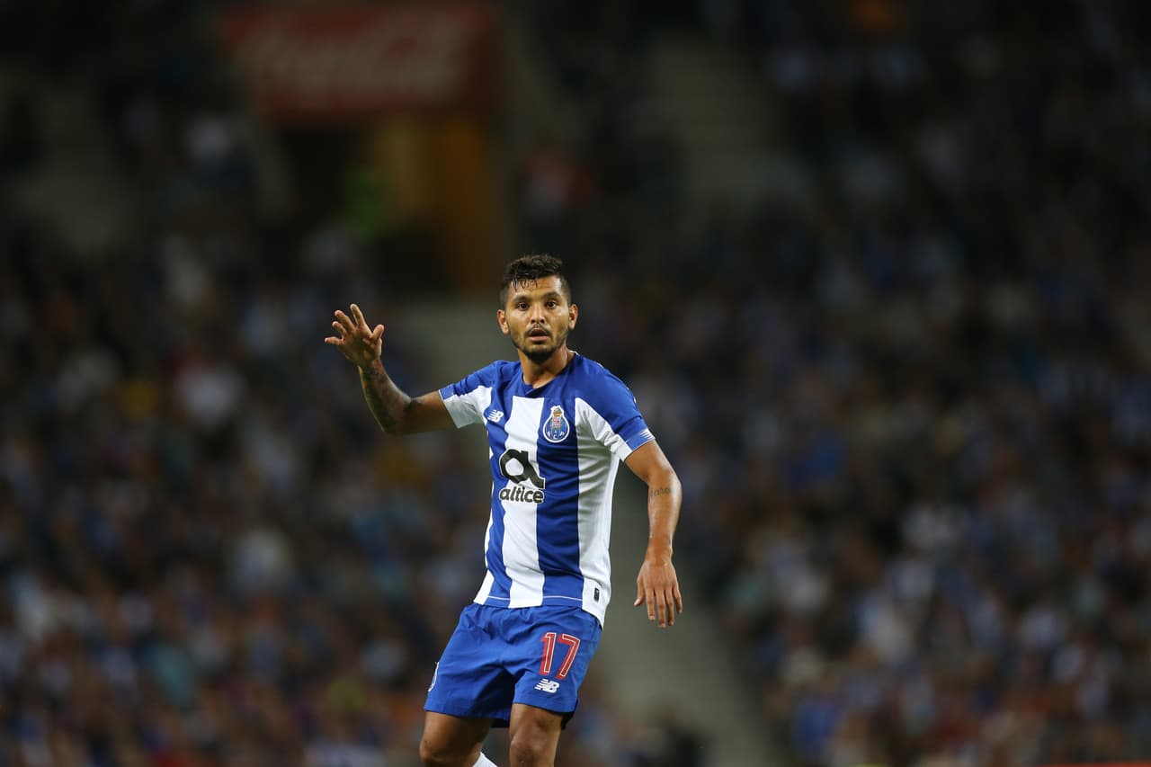 Los ex América, Mateus Uribe y Agustín Marchesín, así como Corona, recibieron tres goles en casa.