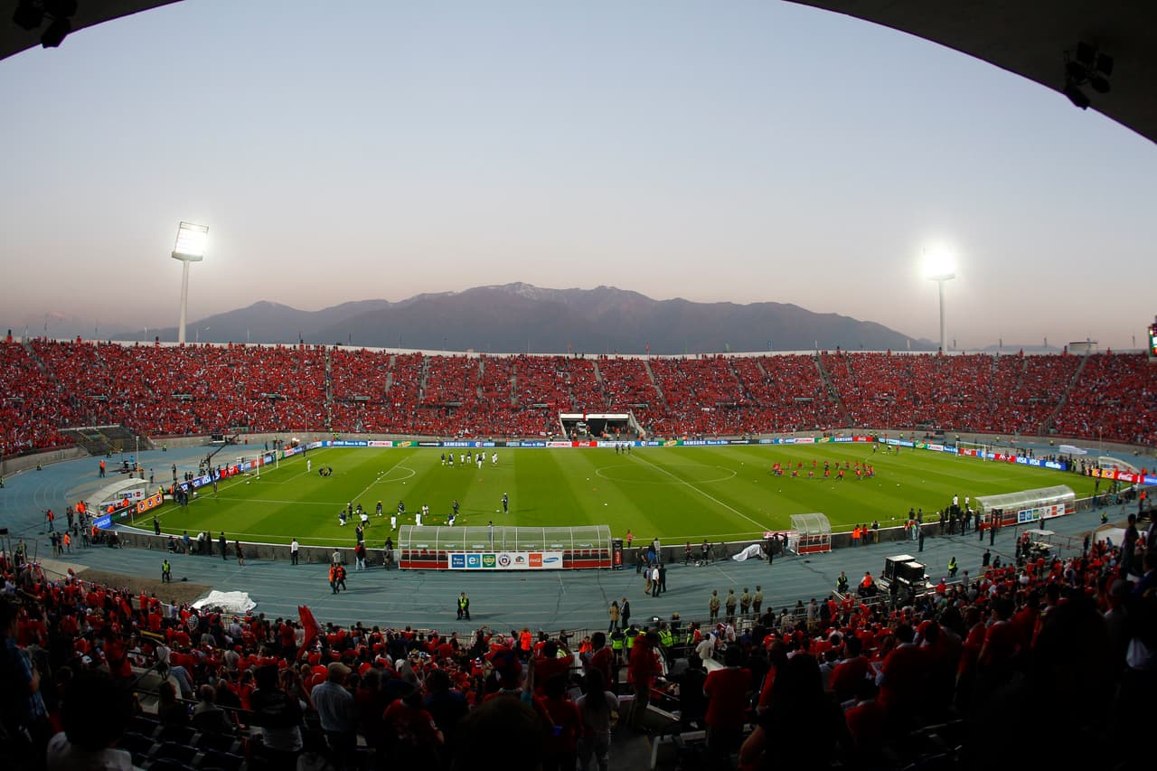 En la capital los escenarios serán el estadio Nacional y el Monumental. El primero, situado en el barrio de Ñuñoa, es el estadio más grande de Chile, con capacidad para 48.745 espectadores, y acogerá la final del torneo el 4 de julio.