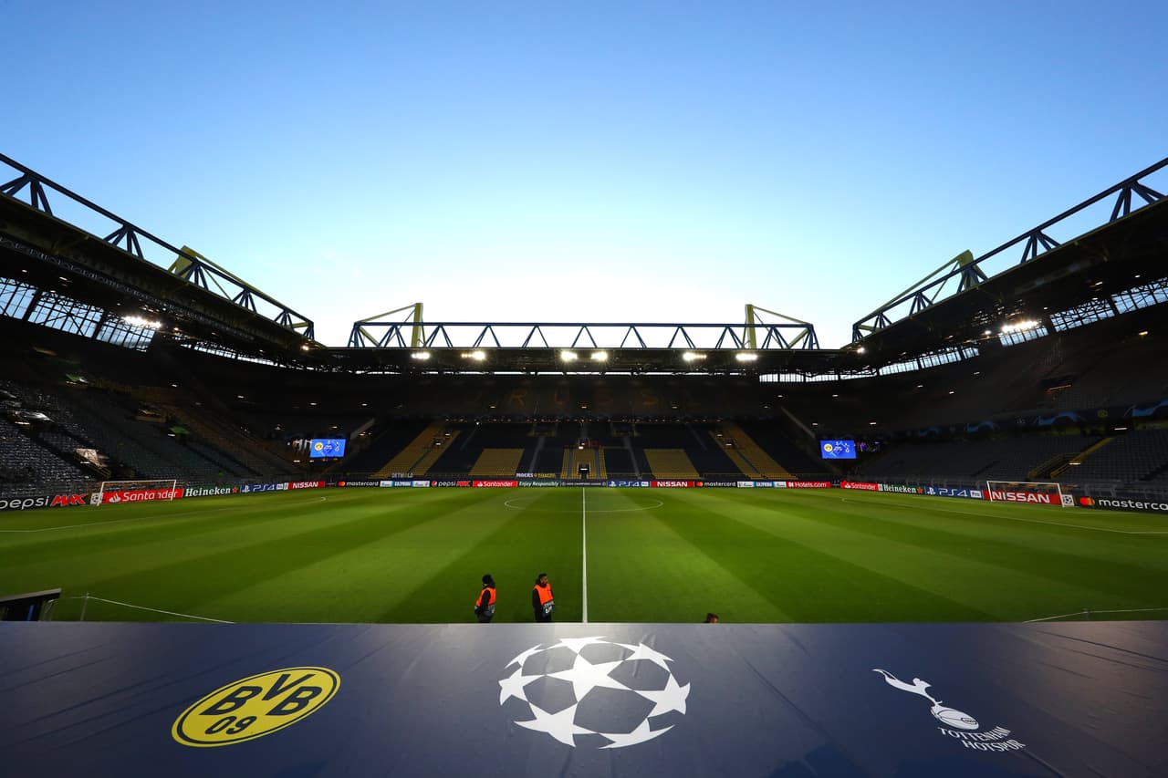 Después del 3-0 en favor del Tottenham en Londres, cientos de fanáticos ingleses llegaron hasta Alemania para acompañar a su equipo en la vuelta de los Octavos de Final ante el Borussia Dortmund. El ambiente fue protagonizado por una fiesta de alegría en las calles de Dortmund y los al rededores del Signal Iduna Park.