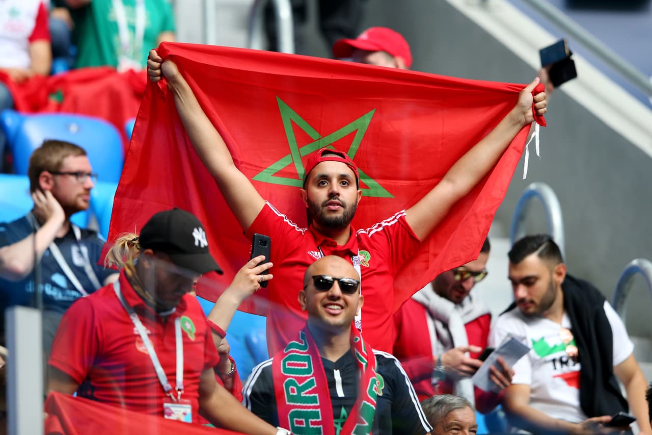 Con atuendos, felicidad y mucho colorido, los fanáticos de Marruecos y de Irán predieron la fiesta desde afuera de las canchas en el arranque del grupo B del Mundial de Rusia 2018.
