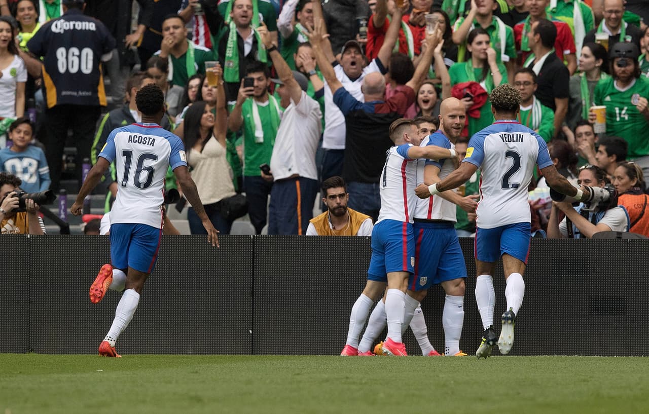 Estos goles se celebran en grande. La estirada de Ochoa solo sirvió para hacerlo más espectacular.