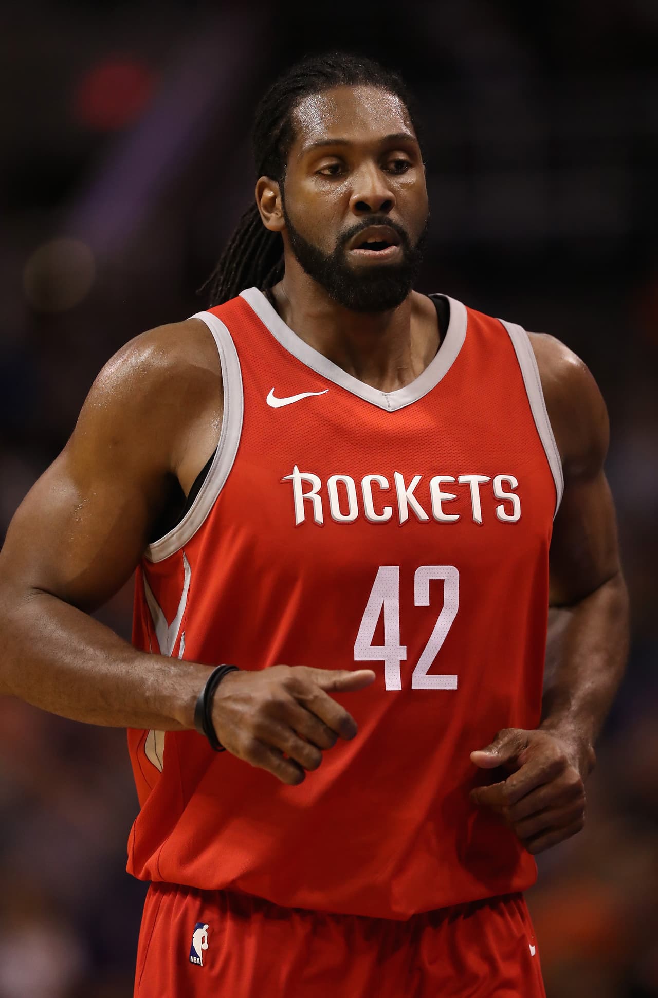 Nenê Hilario fue otro de los deportistas de primer nivel que superó un cáncer. En el 2008 le descubrieron un tumor maligno en los testículos, se operó y a los meses ya estaba de nuevo en los campos de la NBA.