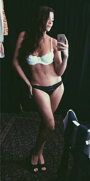 La argentina Ivana Nadal es una conductora de televisión de su país, y en varias ocasiones ha asegurado que es muy seguida por varios futbolistas que le han propuesto viajes por el mundo.