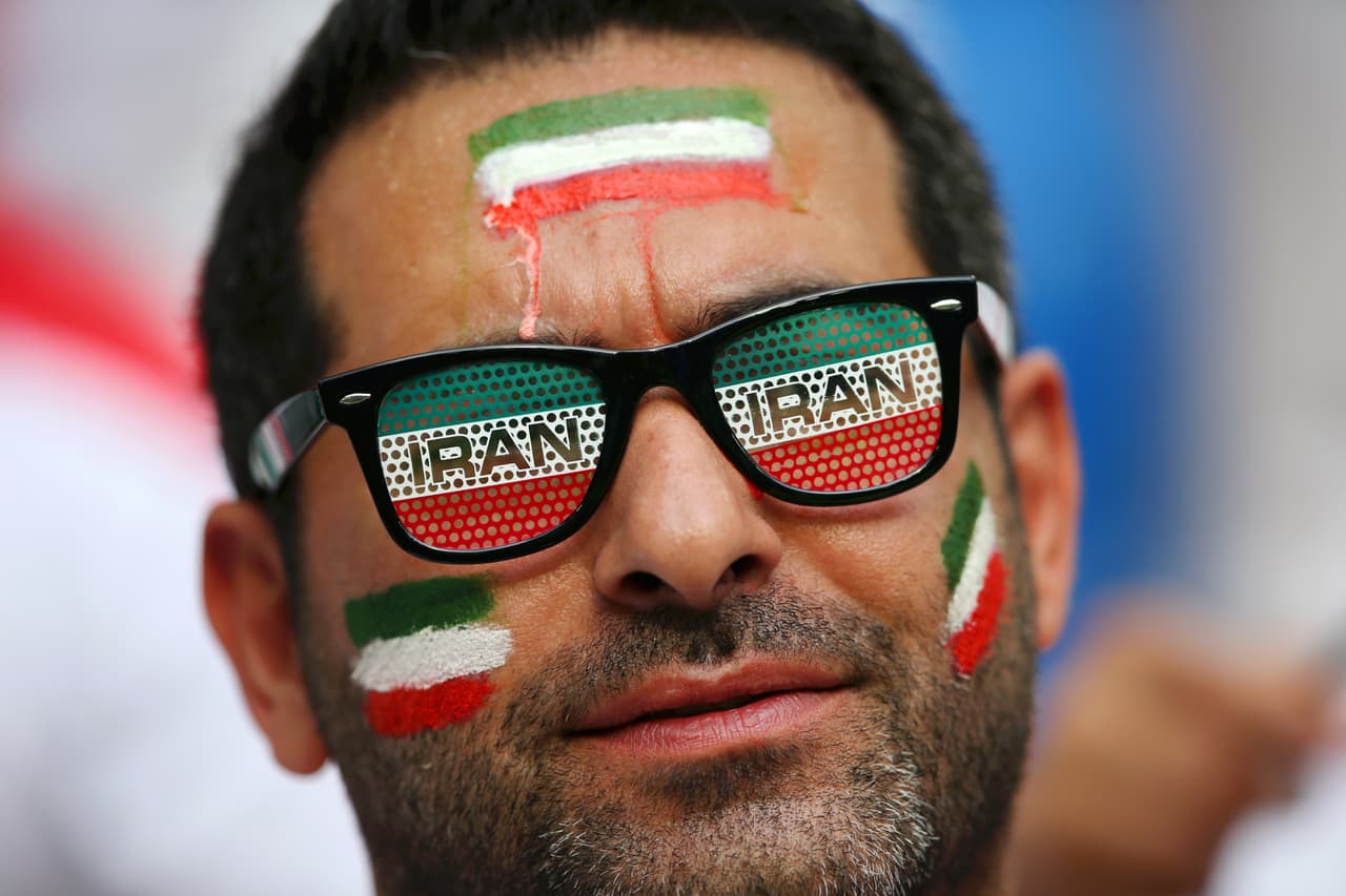 Con atuendos, felicidad y mucho colorido, los fanáticos de Marruecos y de Irán predieron la fiesta desde afuera de las canchas en el arranque del grupo B del Mundial de Rusia 2018.