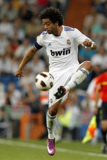 El lateral brasileño abrió el camino para el triunfo de los blancos ante Villarreal.