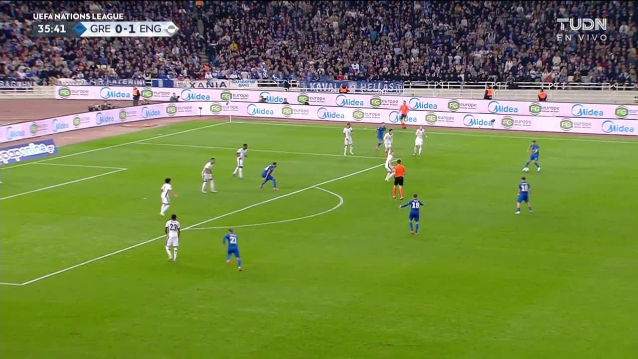 ¡TIRO ATAJADO! disparo por Tasos Bakasetas.