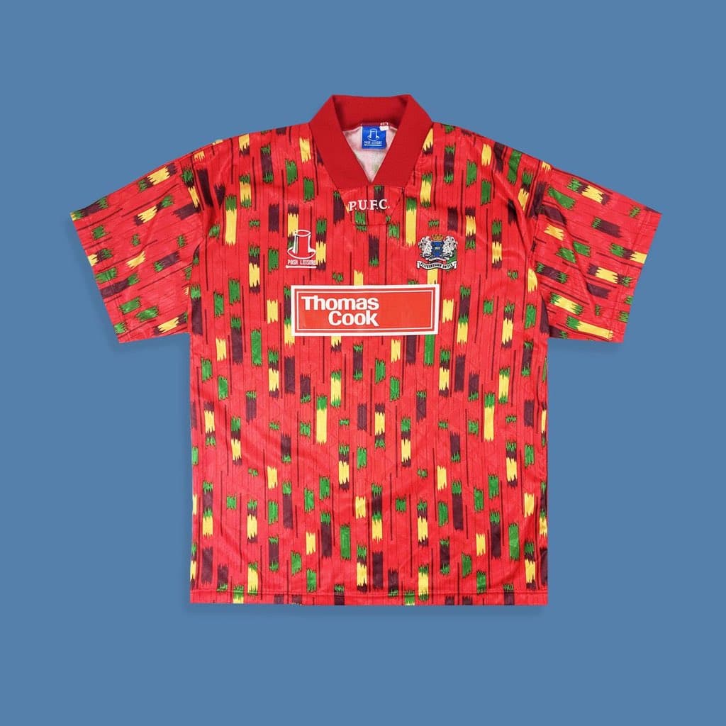 El Scunthorpe United es un equipo inglés que juega en las categorías inferiores en Inglaterra. En 1994 decidieron sacar un uniforme que nadie volvería a olvidar ya que su uniforme alternativo de era rojo con marcas de distintos colores.
