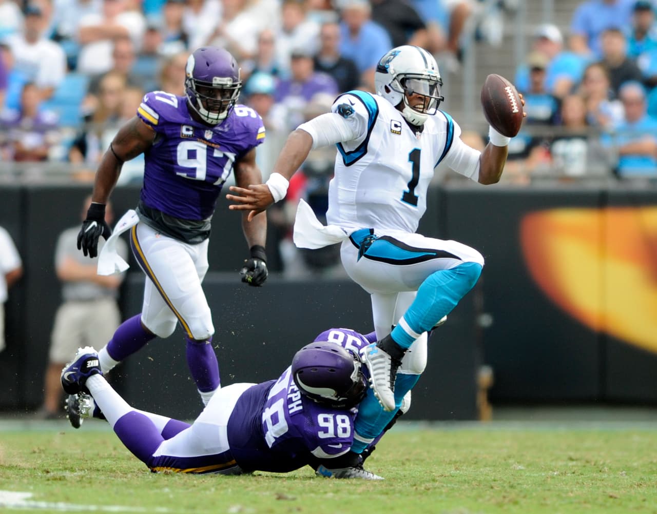 Los Vikings nulificaron a Cam Newton y Minnesota ganó 22-10 en Carolina