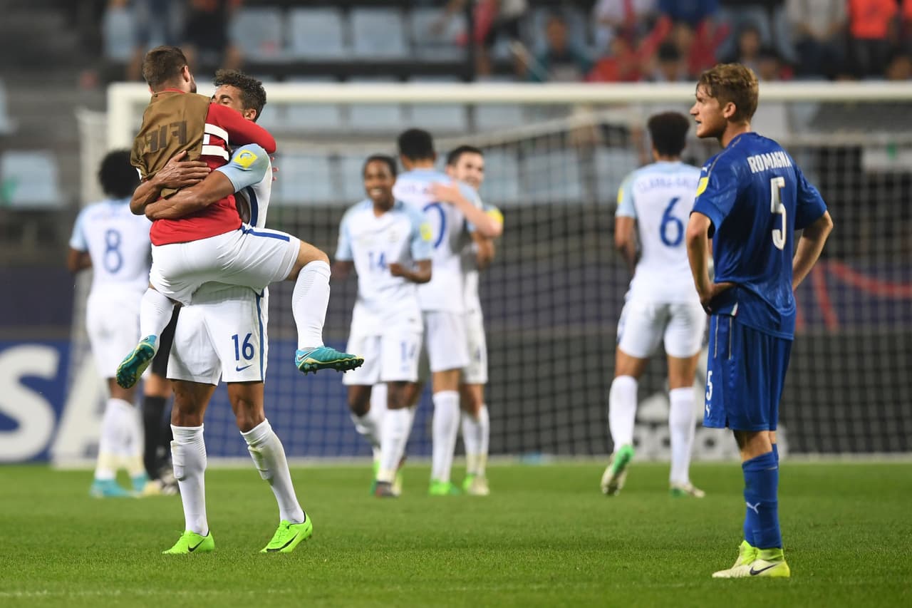 Una tarde histórica para la selección de Inglaterra, que tras superar por 3-1 a Italia se quedó con el cupo en la gran final donde enfrentará a la sorpresiva Venezuela, que jugará por primera vez un partido de estas características.