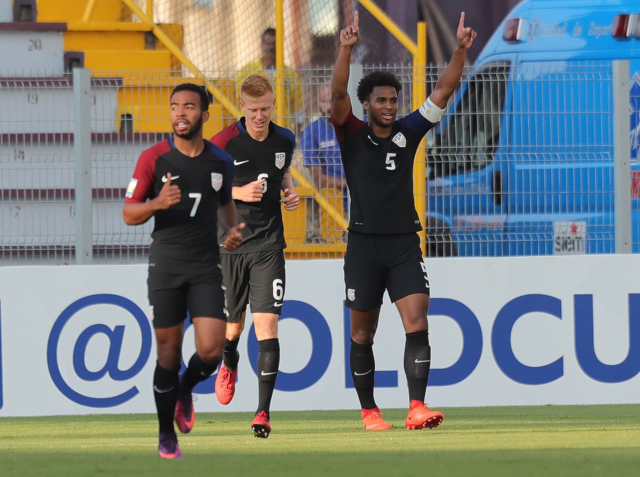 La fiesta estadounidense fue grande al imponerse al más duro rival de este triangular, en un resultado determinante.